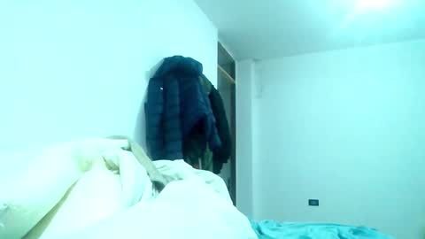 Snapshot of angeldavid90 chatting on 10/06/25, 04:21 angeldavid90 online show from 10/06/25, 04:21