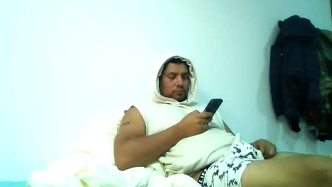 Snapshot of angeldavid90 chatting on 10/20/25, 12:49 angeldavid90 online show from 10/20/25, 12:49