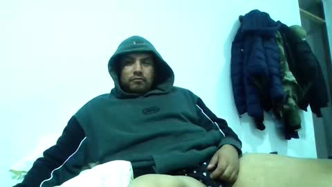 Snapshot of angeldavid90 chatting on 10/21/25, 02:01 angeldavid90 online show from 10/21/25, 02:01