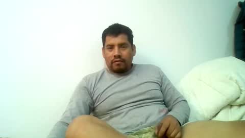 Snapshot of angeldavid90 chatting on 10/29/25, 05:47 angeldavid90 online show from 10/29/25, 05:47