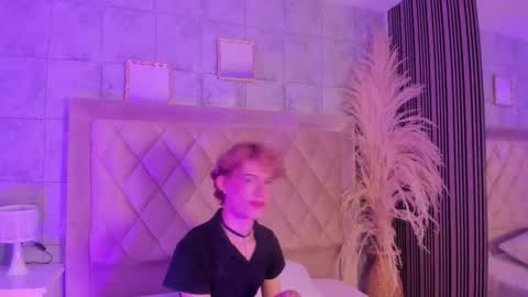 Snapshot of angeldoll_1 chatting on 03/26/26, 06:19 Angel Doll online show from 03/26/26, 06:19
