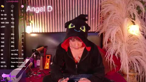 Snapshot of angeldustt_19 chatting on 03/04/26, 03:45 Angel dust online show from 03/04/26, 03:45
