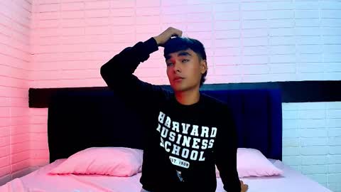 AngelduzZzt online show from 10/16/25, 12:28