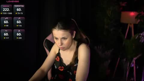 Snapshot of angeles_08 chatting on 06/14/26, 10:39 Angel online show from 06/14/26, 10:39
