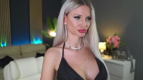 Snapshot of angeleyesblue25 chatting on 02/20/26, 07:14 annita online show from 02/20/26, 07:14