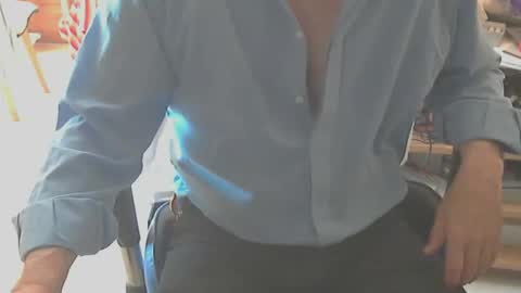 Snapshot of angelgarcia269 chatting on 10/05/25, 01:42 angelgarcia269 online show from 10/05/25, 01:42