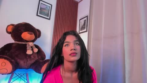 Snapshot of angeli_sexi chatting on 05/20/26, 01:45 Carolina online show from 05/20/26, 01:45