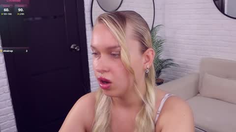 Snapshot of angelic_coy chatting on 06/07/26, 11:25 Angelic beauty online show from 06/07/26, 11:25