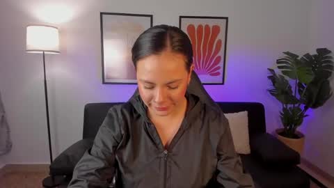 Angelica Cross online show from 06/01/26, 07:48