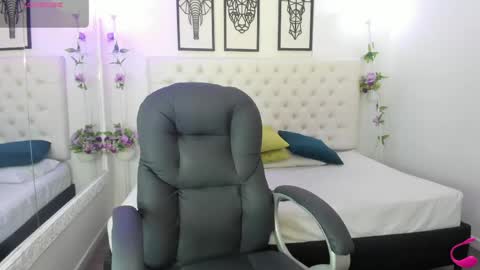 Snapshot of angelica_rolon chatting on 06/05/26, 07:19 angelica_rolon online show from 06/05/26, 07:19