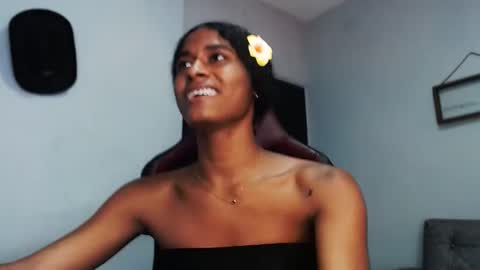 Snapshot of angelica_sexy1 chatting on 10/04/25, 08:07 angelica_sexy1 online show from 10/04/25, 08:07