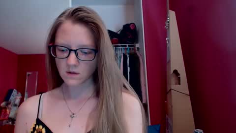 Snapshot of angelicangel3 chatting on 09/30/25, 05:07 AngelicAngel online show from 09/30/25, 05:07