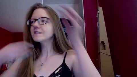 Snapshot of angelicangel3 chatting on 10/14/25, 04:52 AngelicAngel online show from 10/14/25, 04:52