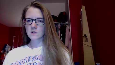 Snapshot of angelicangel3 chatting on 10/19/25, 04:24 AngelicAngel online show from 10/19/25, 04:24