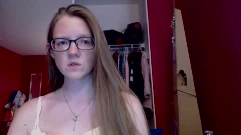 Snapshot of angelicangel3 chatting on 10/27/25, 12:47 AngelicAngel online show from 10/27/25, 12:47