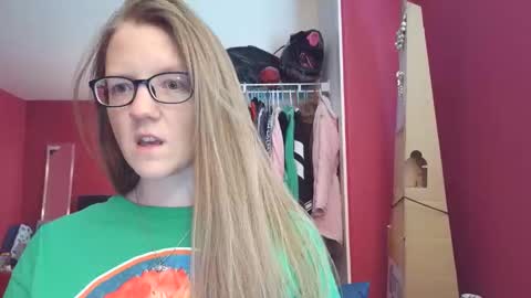 Snapshot of angelicangel3 chatting on 12/02/25, 06:36 AngelicAngel online show from 12/02/25, 06:36