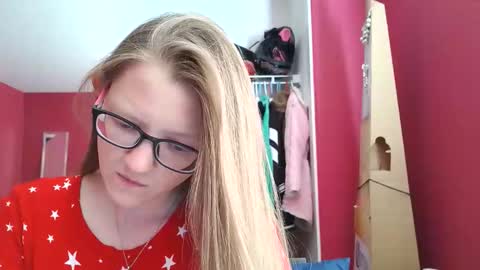 Snapshot of angelicangel3 chatting on 12/04/25, 10:40 AngelicAngel online show from 12/04/25, 10:40