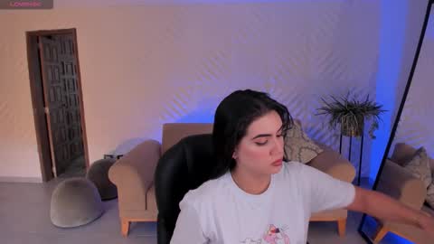 Snapshot of angelicavega_ chatting on 09/28/25, 05:07 Angelica Vega online show from 09/28/25, 05:07