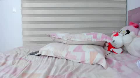 Snapshot of angeliitaa chatting on 02/21/25, 02:06   angelita   online show from 02/21/25, 02:06