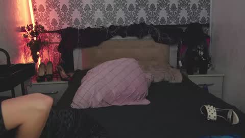 Angelika Rouge online show from 10/27/25, 03:38