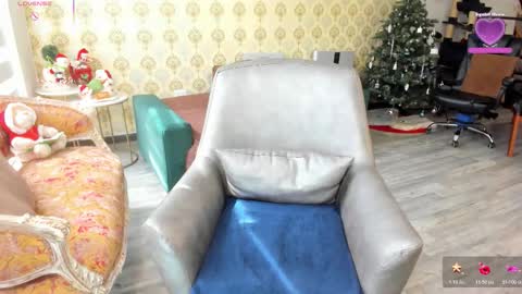 Snapshot of angelina_class_7 chatting on 11/28/25, 03:04 angelina_class_7 online show from 11/28/25, 03:04