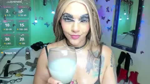 Angelina  online show from 12/19/25, 10:39