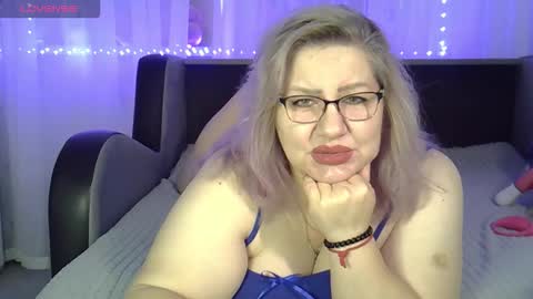 Snapshot of angelinaglam chatting on 10/14/25, 08:59 AngelinaGlam online show from 10/14/25, 08:59