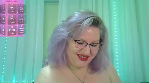 Snapshot of angelinaglam chatting on 10/24/25, 06:15 AngelinaGlam online show from 10/24/25, 06:15