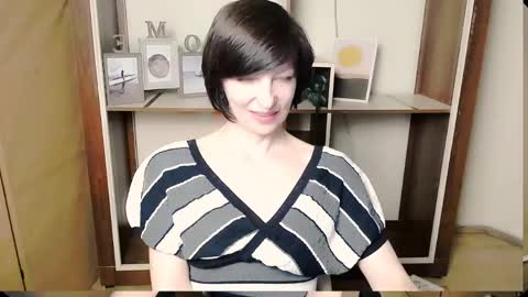 Angelina online show from 05/25/26, 08:20