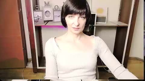 Angelina online show from 06/15/26, 09:00