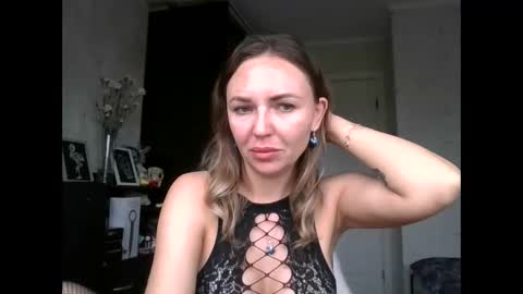 angelinalove28 online show from 10/13/25, 06:24