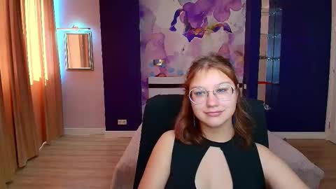 Snapshot of angelinalow chatting on 09/13/25, 11:32 AngelinaLow online show from 09/13/25, 11:32