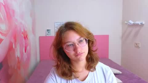 Snapshot of angelinalow chatting on 11/12/25, 12:27 AngelinaLow online show from 11/12/25, 12:27