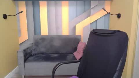 Snapshot of angelinalow chatting on 11/23/25, 06:24 AngelinaLow online show from 11/23/25, 06:24