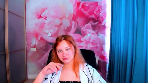 AngelinaLow online show from 04/14/26, 11:27