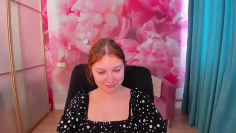 AngelinaLow online show from 05/25/26, 11:27