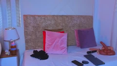 angelinarouse_ online show from 06/28/26, 04:07