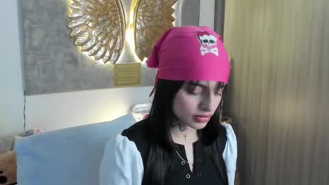 Angeline Smith  online show from 11/01/25, 01:29