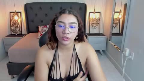 Snapshot of angelinemore chatting on 12/16/25, 07:41 ANGELINE online show from 12/16/25, 07:41