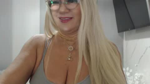 angelinna_12 online show from 06/13/26, 08:12