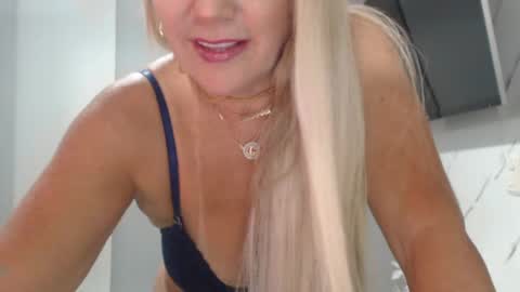 angelinna_12 online show from 06/25/26, 04:12
