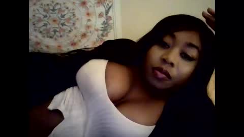 Snapshot of angeliquebelcaliz chatting on 10/14/25, 11:05 angeliquebelcaliz online show from 10/14/25, 11:05