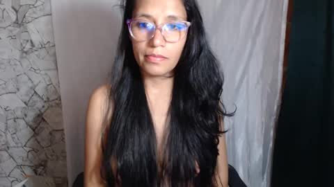 Snapshot of angelitaa_hot chatting on 09/22/25, 04:58 angela online show from 09/22/25, 04:58