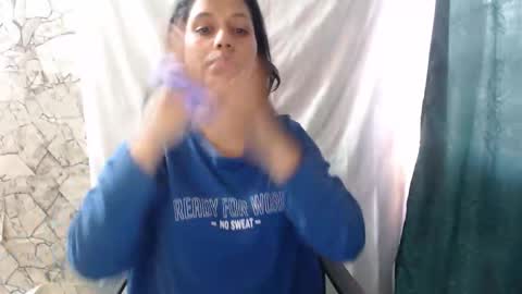 Snapshot of angelitaa_hot chatting on 10/22/25, 09:03 angela online show from 10/22/25, 09:03