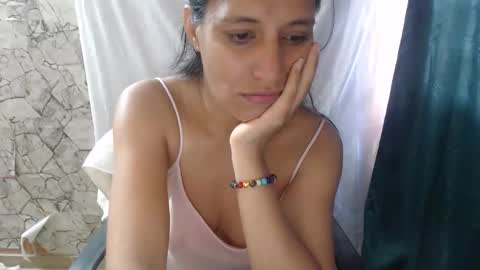 Snapshot of angelitaa_hot chatting on 10/29/25, 11:56 angela online show from 10/29/25, 11:56