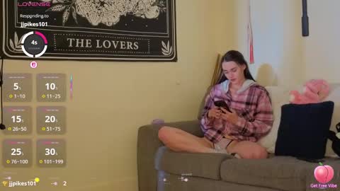 Snapshot of angelknight22 chatting on 10/26/25, 04:02 angelknight22 online show from 10/26/25, 04:02