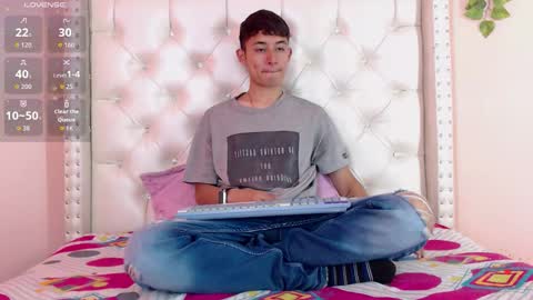 Angel online show from 12/17/25, 08:04