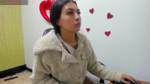 Snapshot of angell_cooper8 chatting on 03/13/26, 12:12 Angell cooper8 online show from 03/13/26, 12:12