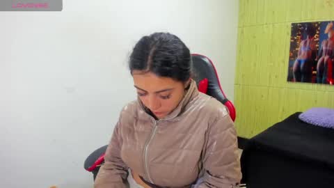 Snapshot of angell_cooper8 chatting on 04/12/26, 12:10 Angell cooper8 online show from 04/12/26, 12:10