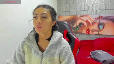 Snapshot of angell_cooper8 chatting on 04/21/26, 12:11 Angell cooper8 online show from 04/21/26, 12:11